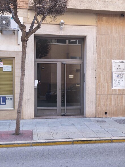 Commerce de détail dans El Ejido, Almería à louer - Photo principale - Image 2 de 3