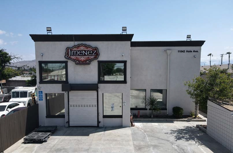 11042 Hole Ave, Riverside, CA for lease - Building Photo - Image 1 of 3