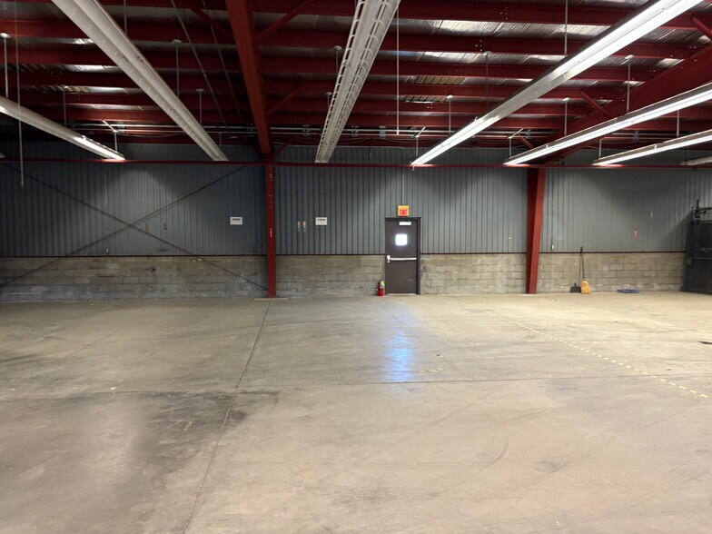 3801 Elm Rd NE, Warren, OH à louer - Photo du bâtiment - Image 2 de 15