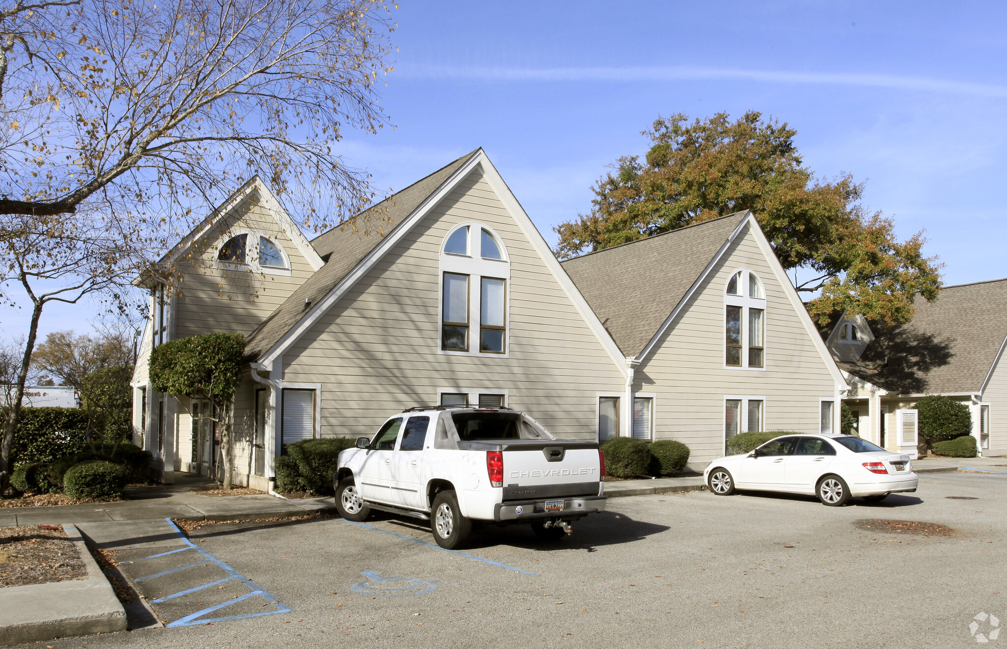 1041 Johnnie Dodds Blvd, Mount Pleasant, SC for lease Primary Photo- Image 1 of 20