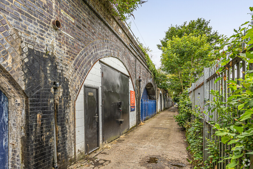 Cantrell Rd, London à louer - Photo du bâtiment - Image 2 de 2