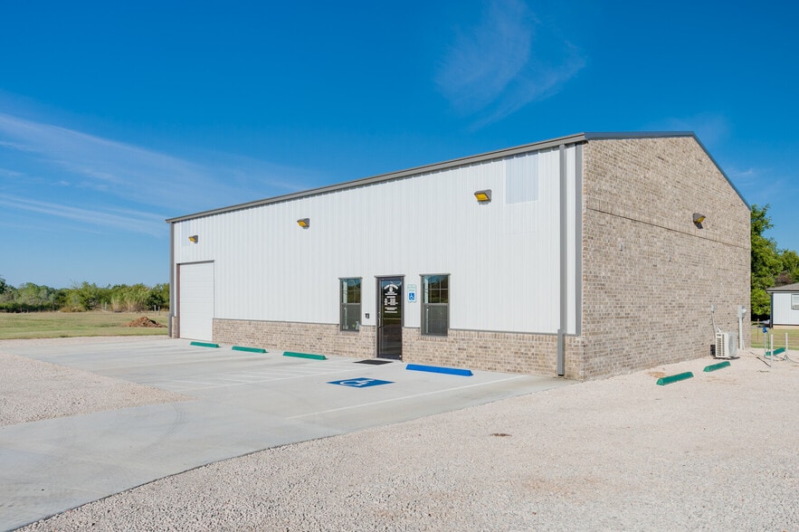 1725 NE 16th St, Newcastle, OK à vendre - Photo du bâtiment - Image 3 de 36