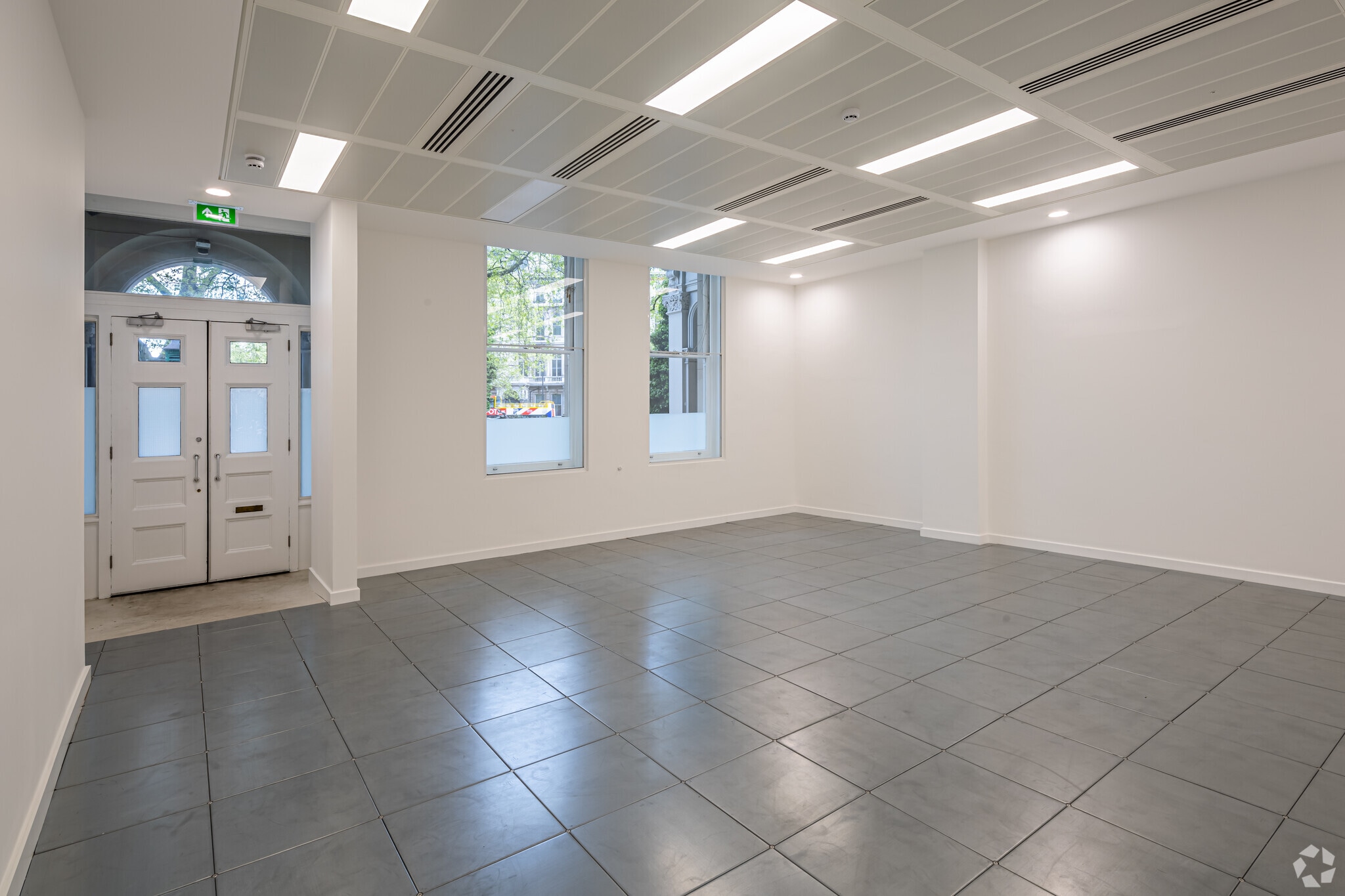 12-18 Grosvenor Gdns, Londres à louer Photo intérieure- Image 1 de 6