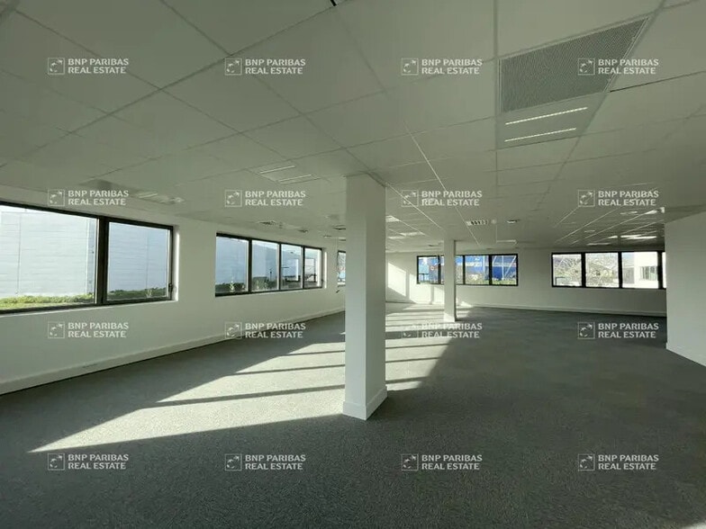 6 Rue Victor Schoelcher, Saint-Herblain for lease - Building Photo - Image 2 of 19