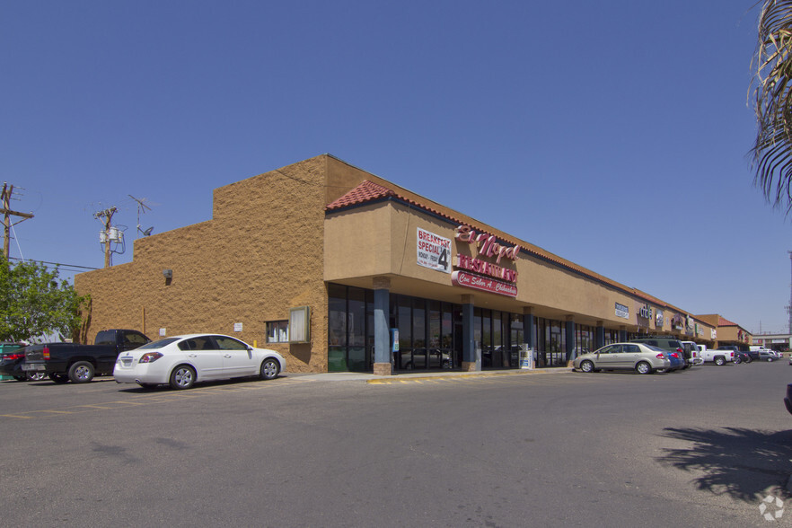 1155 N Zaragosa Rd, El Paso, TX for lease - Primary Photo - Image 3 of 3