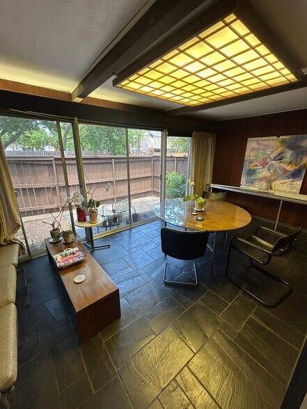 4916 Kelvin Dr, Houston, TX à louer - Photo du bâtiment - Image 2 de 14