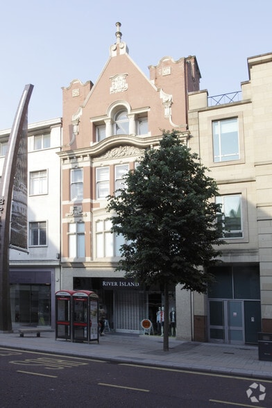 40-46 Donegall Pl, Belfast à louer - Photo du bâtiment - Image 2 de 3