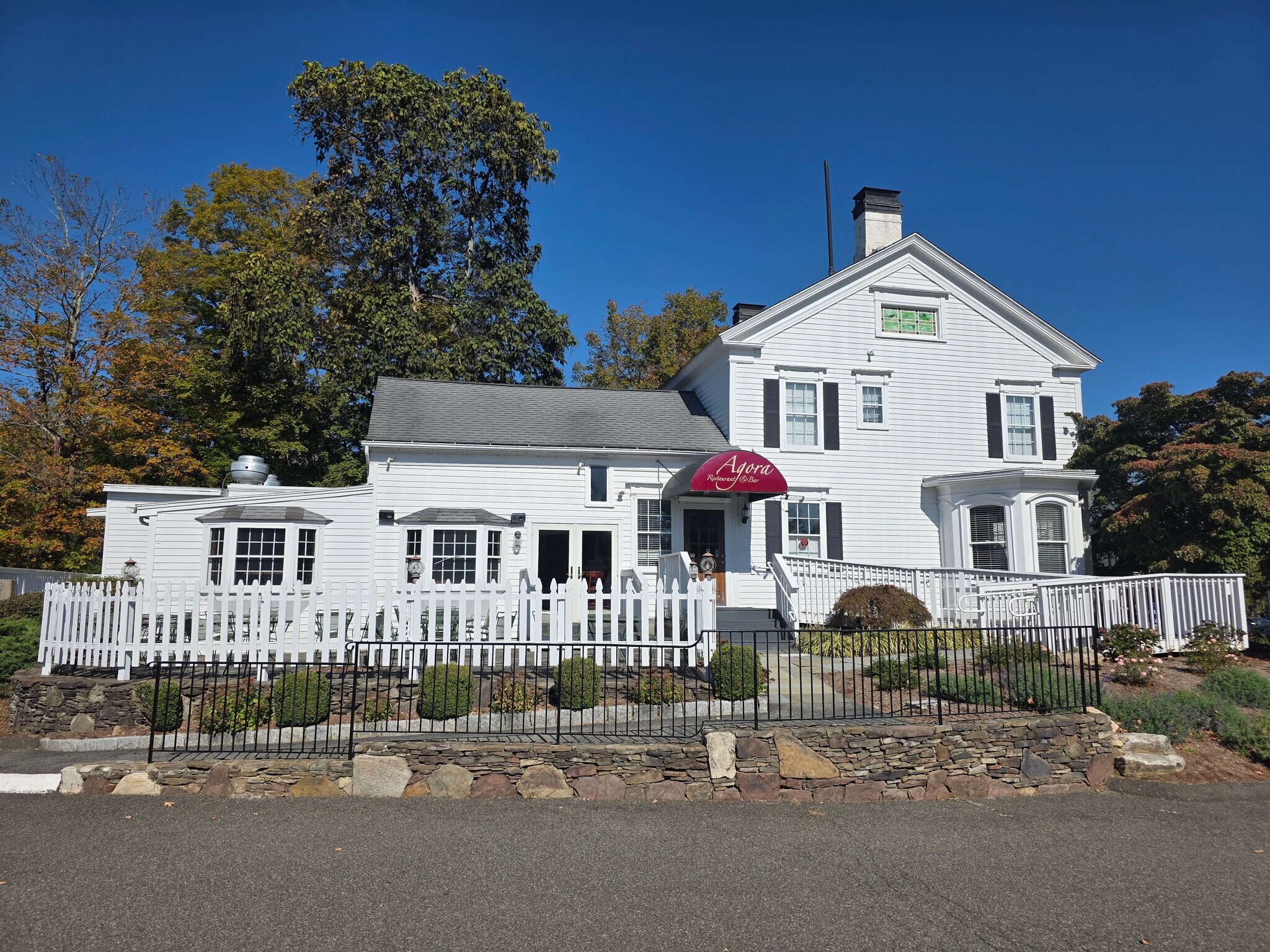 834 Federal Rd, Brookfield, CT à louer Photo du bâtiment- Image 1 de 19