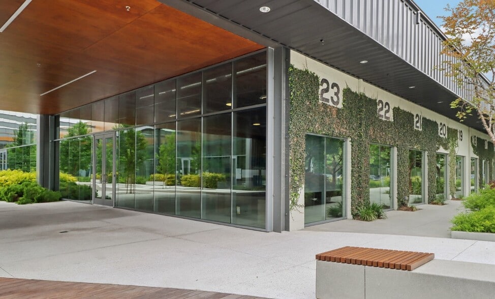 13031 W Jefferson Blvd, Los Angeles, CA for lease - Building Photo - Image 2 of 18