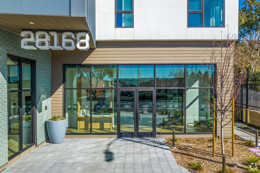 28168 Mission Blvd, Hayward, CA à louer - Photo du bâtiment - Image 1 de 8