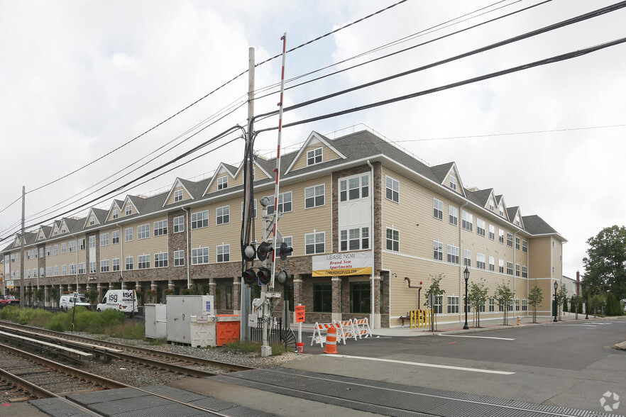 148 S Front St, Farmingdale, NY for sale - Primary Photo - Image 1 of 1