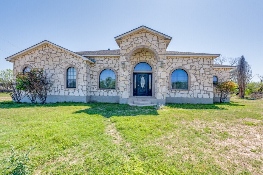 10023 FM 1303, Floresville, TX à vendre - Photo du bâtiment - Image 2 de 13