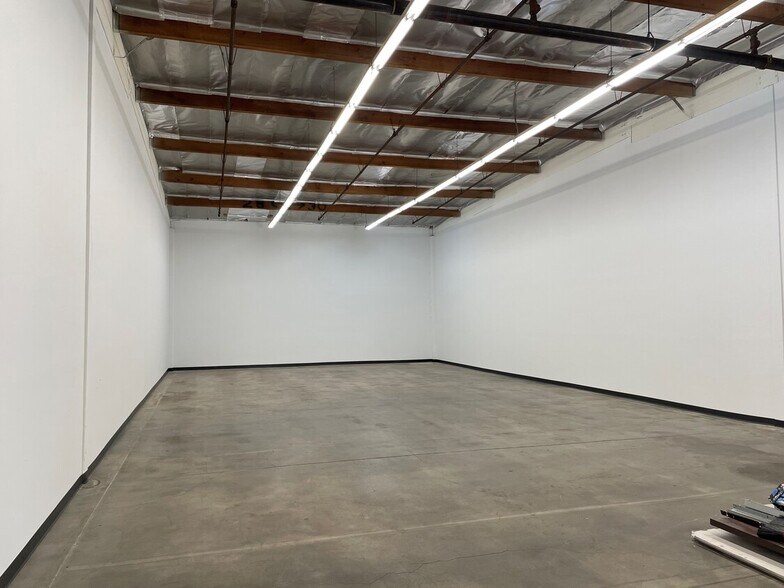 12628 Raymer St, North Hollywood, CA à louer - Photo du bâtiment - Image 2 de 9