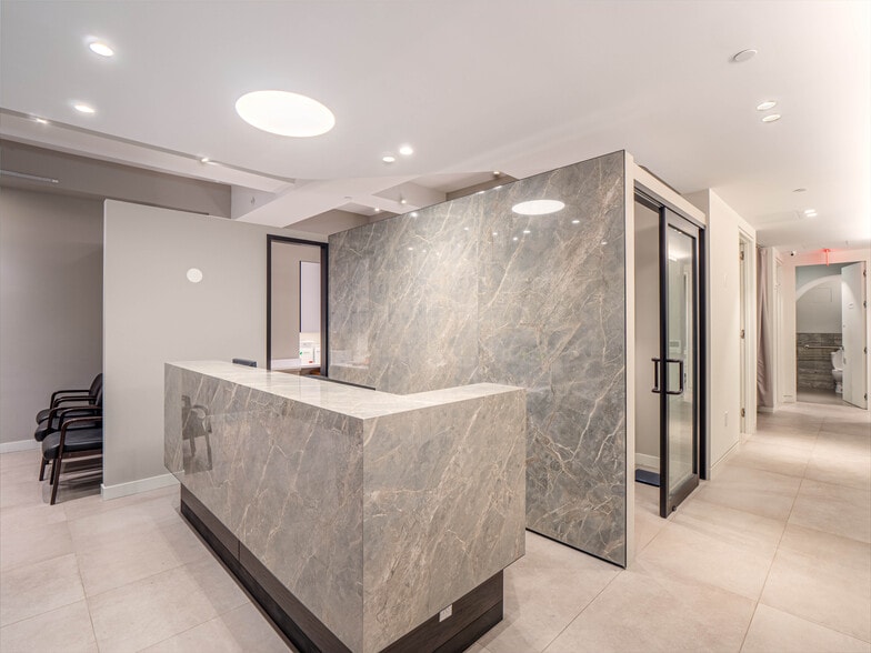 70 W 36th St, New York, NY for sale - Building Photo - Image 1 of 7