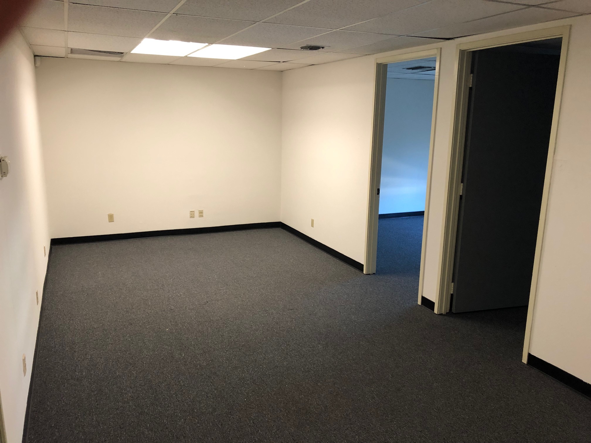 1126-1140 E Chestnut Ave, Santa Ana, CA for lease Interior Photo- Image 1 of 10