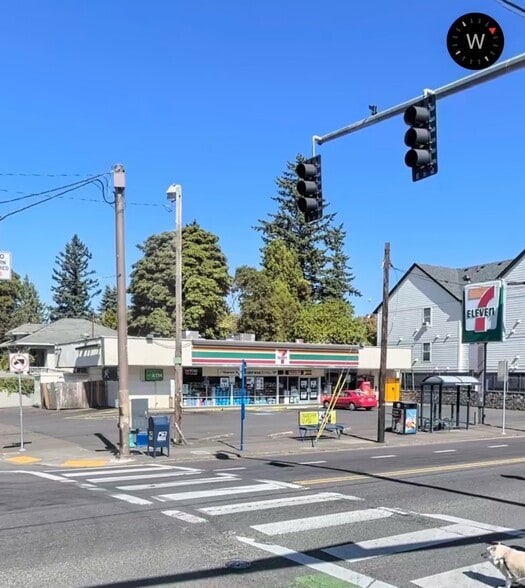 2815 N Killingsworth St, Portland, OR for sale - Building Photo - Image 2 of 5