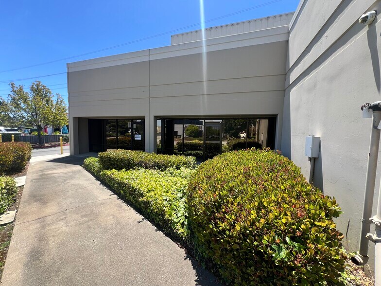 384 Foster City Blvd, Foster City, CA à louer - Photo du bâtiment - Image 3 de 23