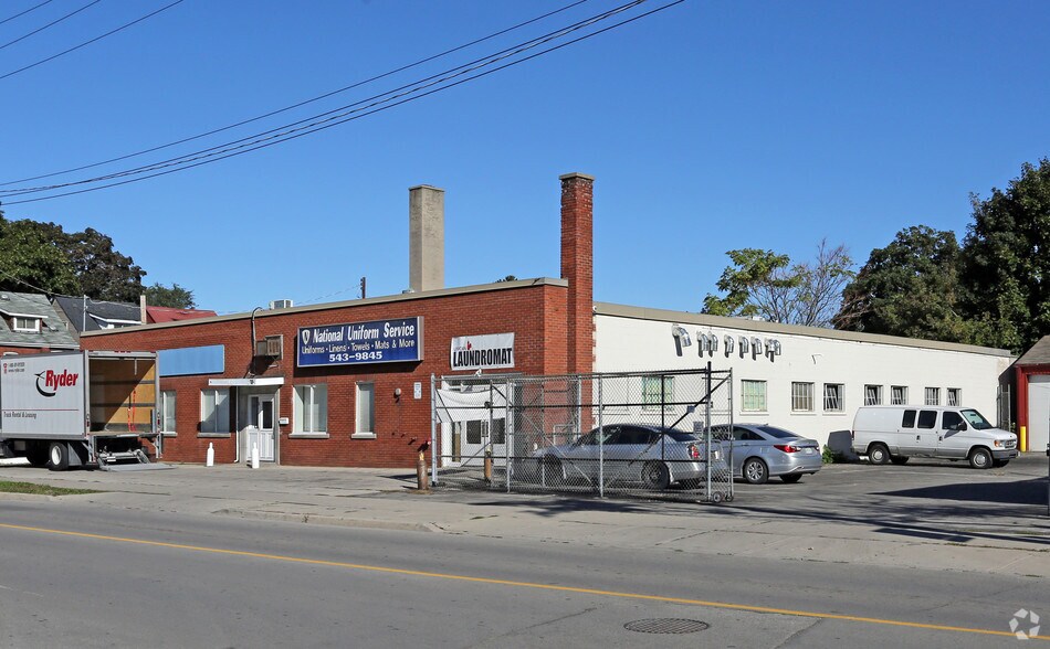 455 Cumberland Ave, Hamilton, ON à vendre - Photo du bâtiment - Image 2 de 3