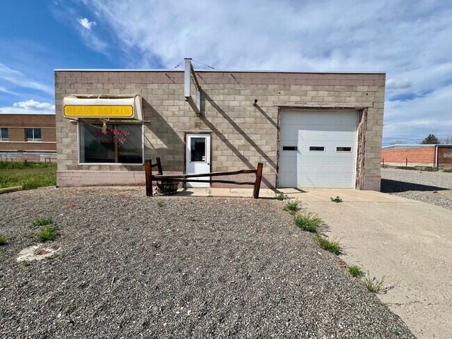 More details for 524 Warren St, Thermopolis, WY - Retail for Sale