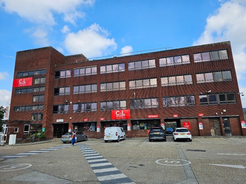 Printing House Ln, Hayes à louer - Photo du bâtiment - Image 2 de 12