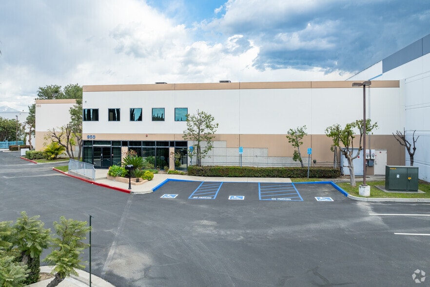950 S Hatcher Ave, City of Industry, CA for lease - Primary Photo - Image 1 of 8