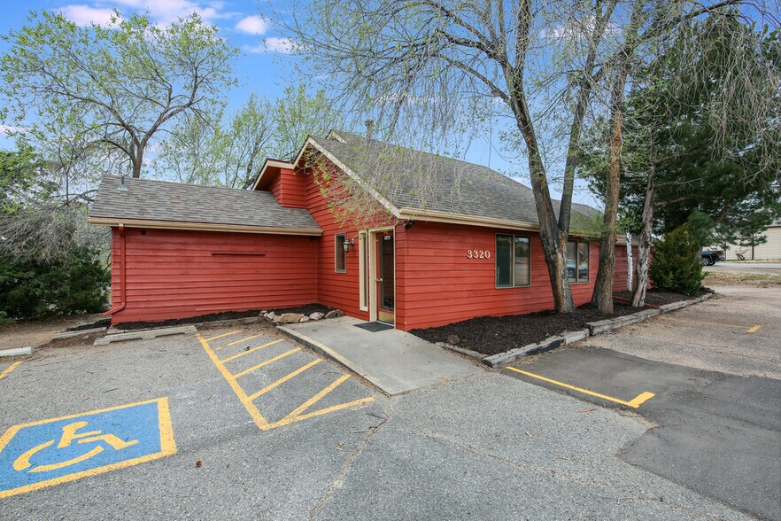 3320 W Eisenhower Blvd, Loveland, CO à louer - Photo du bâtiment - Image 3 de 11
