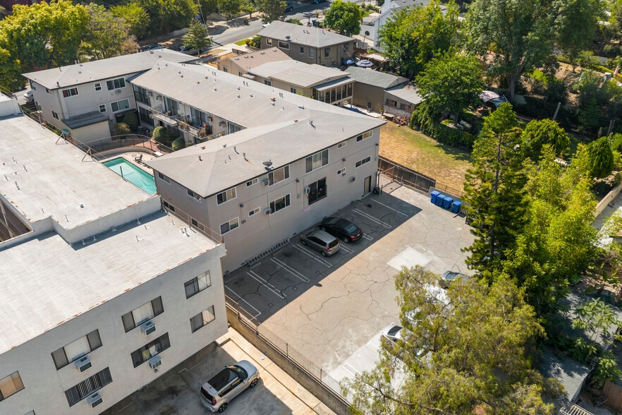 1351 Armadale Ave, Los Angeles, CA for sale - Building Photo - Image 2 of 9