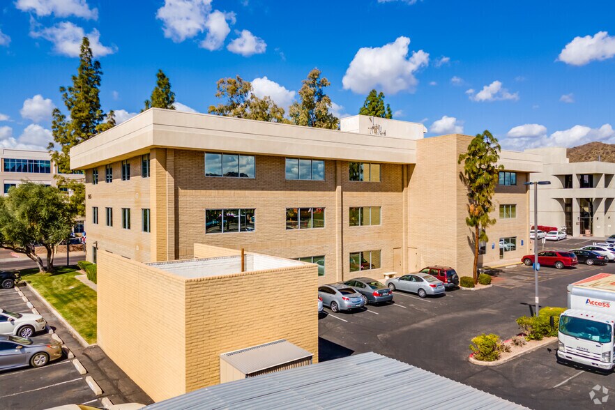 9225 N 3rd St, Phoenix, AZ à louer - Photo du bâtiment - Image 2 de 5
