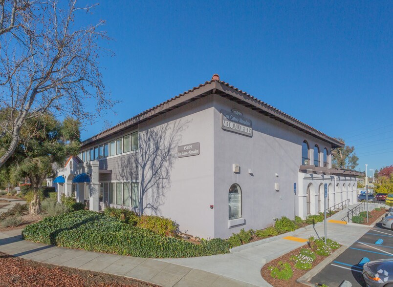 15899 Los Gatos-Almaden Rd, Los Gatos, CA à louer - Photo du bâtiment - Image 2 de 23
