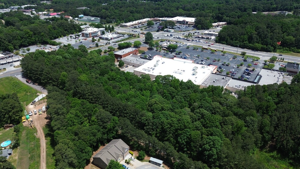 Killian Hill Rd, Snellville, GA à vendre - Photo du bâtiment - Image 2 de 9