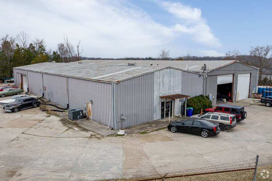 210 Industrial Dr, Mount Juliet, TN à vendre - Photo du bâtiment - Image 1 de 1