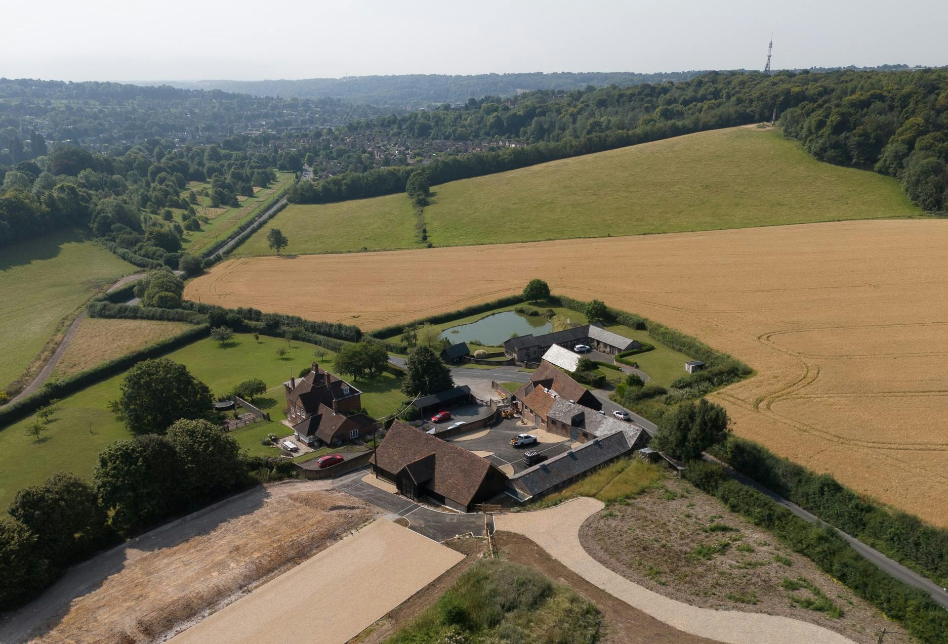 Manor Farm Barns, Hughenden Manor Estate, High Wycombe à louer Photo du bâtiment- Image 1 de 11