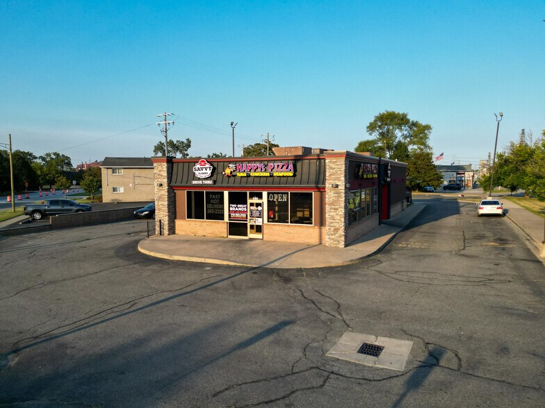 2630 Oakwood Blvd, Melvindale, MI for sale - Building Photo - Image 3 of 10