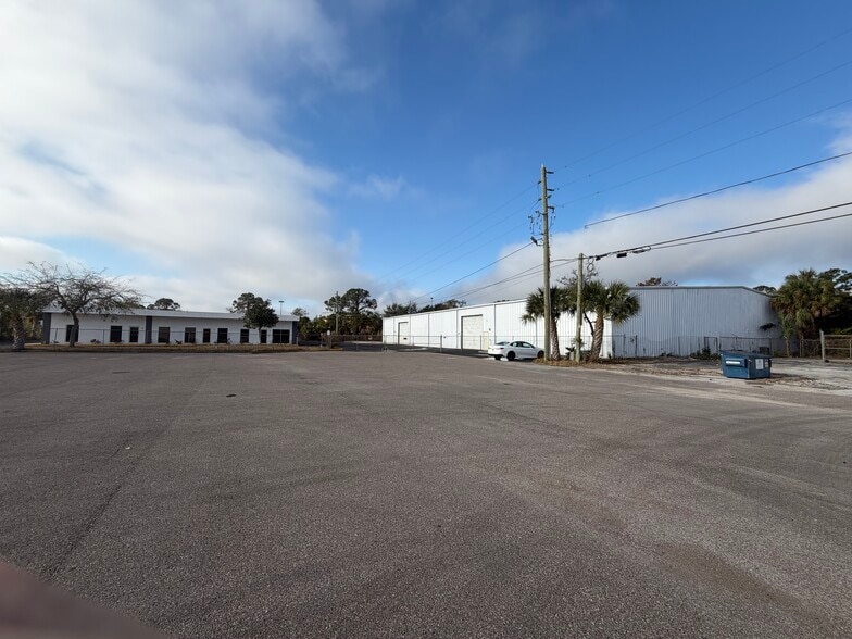 10416 Sparge St, Port Richey, FL for lease - Building Photo - Image 3 of 26