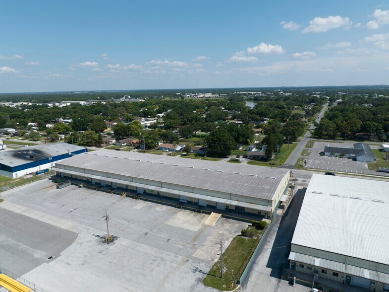 3010 Maine Ave, Lakeland, FL à louer - Photo du bâtiment - Image 3 de 6