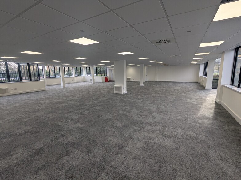 Wellbrook Ct, Girton à louer - Photo du bâtiment - Image 3 de 8