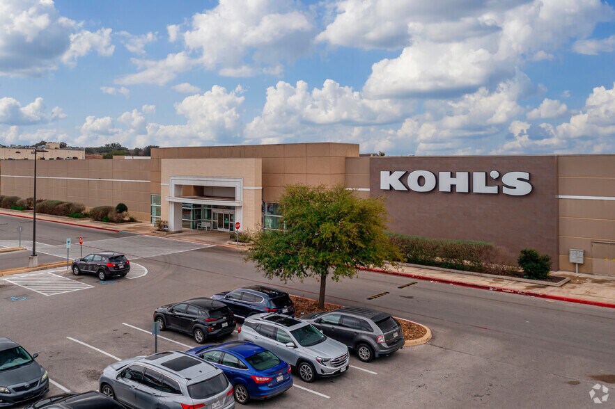 10838-10842 Potranco Rd, San Antonio, TX à louer - Photo du bâtiment - Image 1 de 18