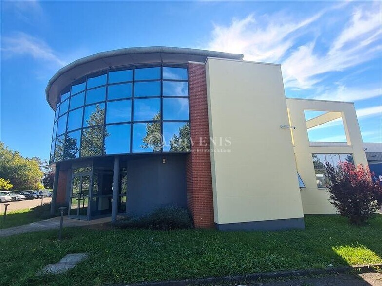 Industrial in Ennery for lease - Building Photo - Image 2 of 12