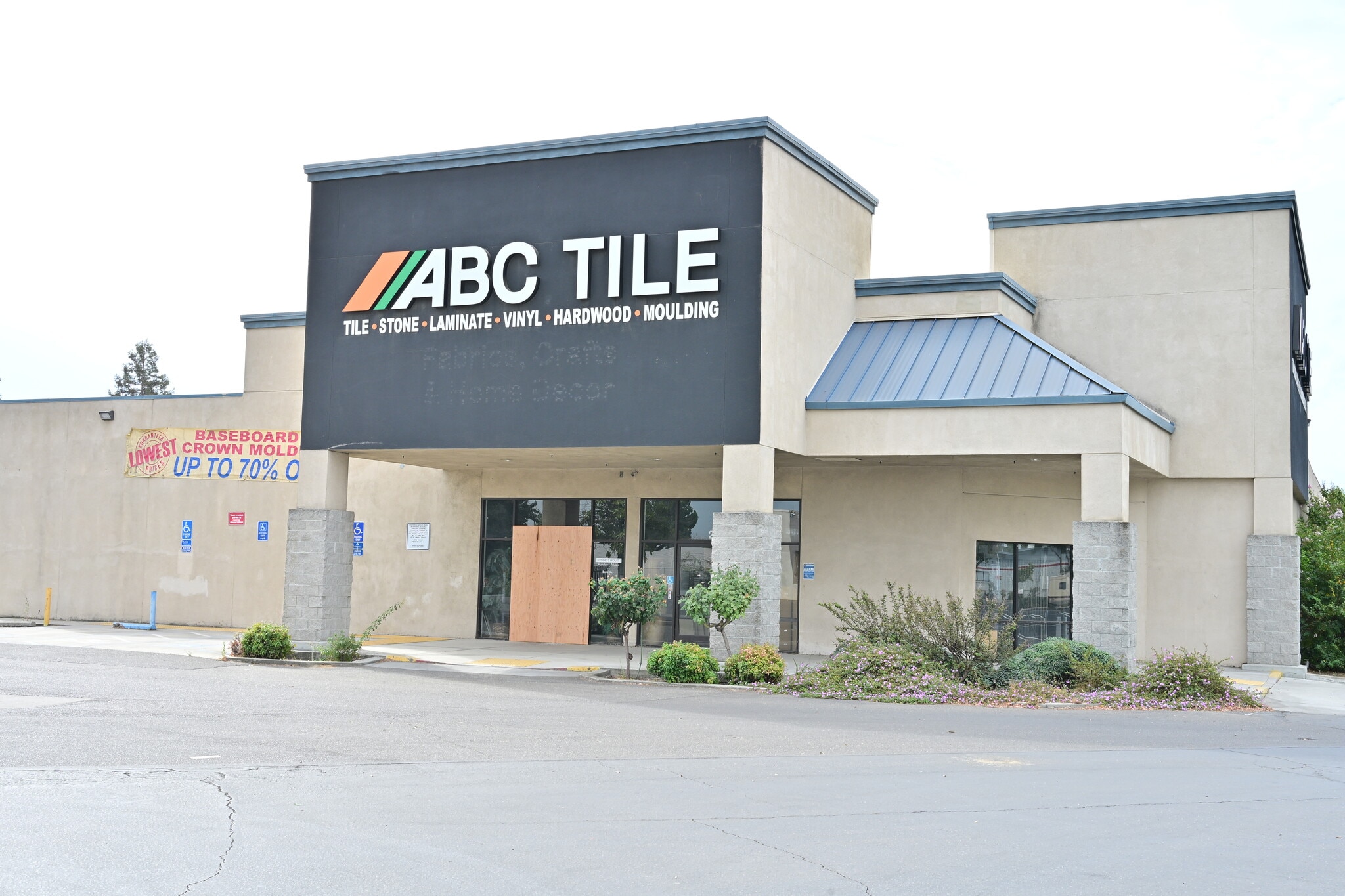 2013 Evergreen Ave, Modesto, CA for sale Primary Photo- Image 1 of 5