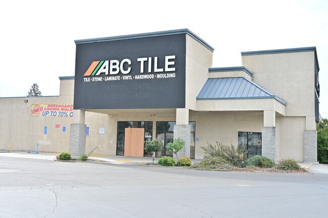 Plus de détails pour 2013 Evergreen Ave, Modesto, CA - Commerce de détail à vendre