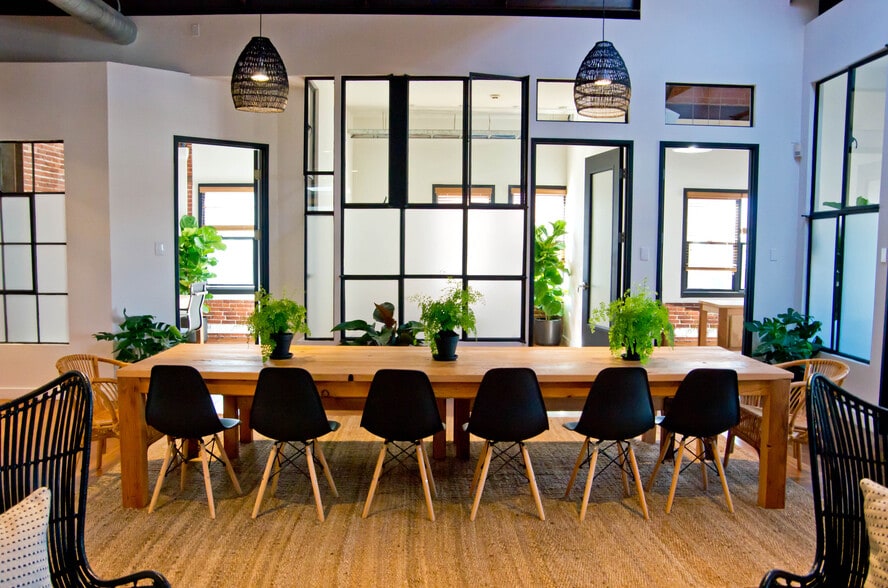 80 Windward Ave, Venice, CA for lease - Building Photo - Image 3 of 6