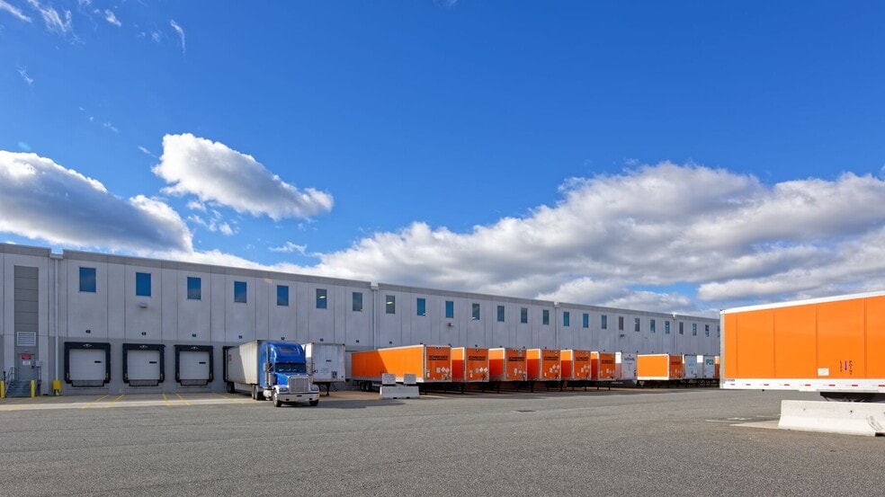 8018 Quarry Rd, Alburtis, PA for lease - Building Photo - Image 3 of 6