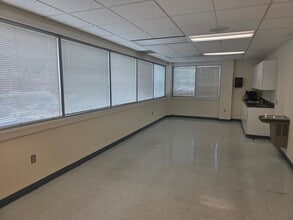 95 Highland Ave, Bethlehem, PA for lease Interior Photo- Image 2 of 10