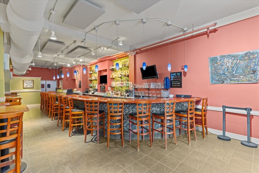 15 Kearney SQ 1st floor Condos portefeuille de 2 propriétés à vendre sur LoopNet.ca - Photo du bâtiment - Image 3 de 31