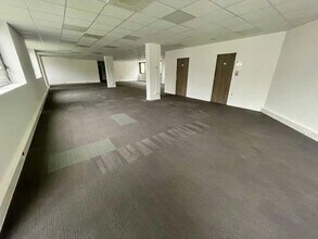 76 Boulevard De La République, Boulogne-Billancourt for lease Interior Photo- Image 2 of 3