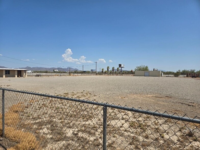 135 Ironwood St, Quartzsite, AZ à vendre - Photo du bâtiment - Image 3 de 8