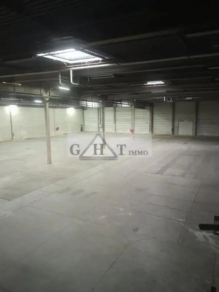 Industrial in Wissous for lease - Interior Photo - Image 1 of 9