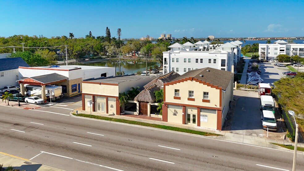 1007 Manatee Ave, Bradenton, FL à vendre - Photo du bâtiment - Image 2 de 26