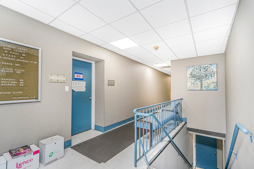 705 86th St, Brooklyn, NY à vendre - Photo du bâtiment - Image 1 de 16