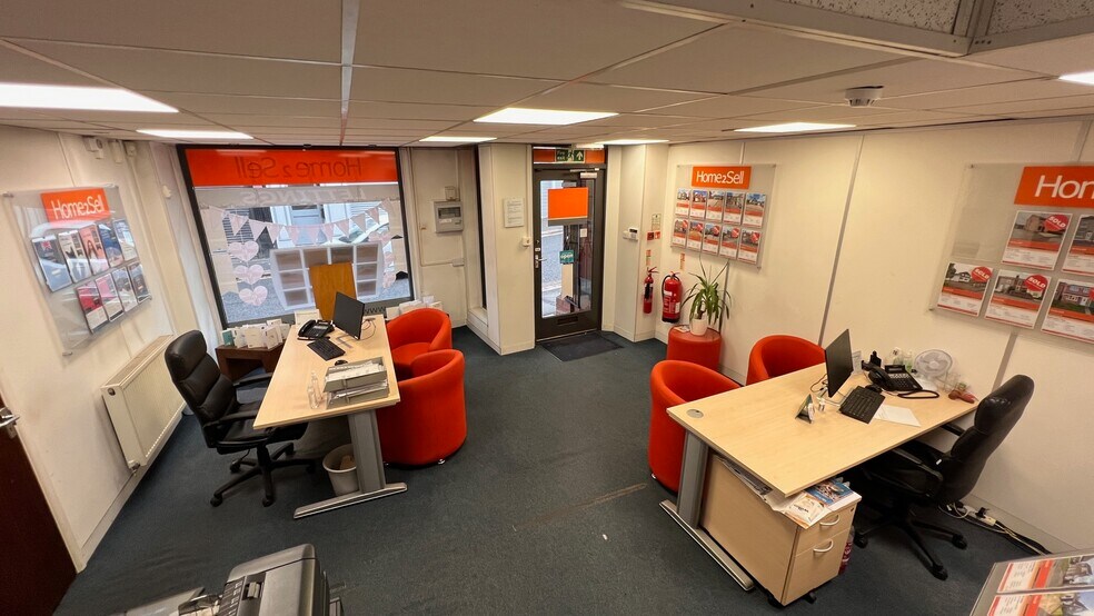 1-5 Church St, Ripley à louer - Photo intérieure - Image 3 de 8